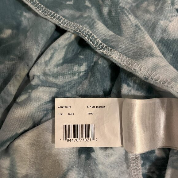 Roxy Women's Tie Dye Short Sleeve T-Shirt, Small, Blue and White - Picture 6 of 6